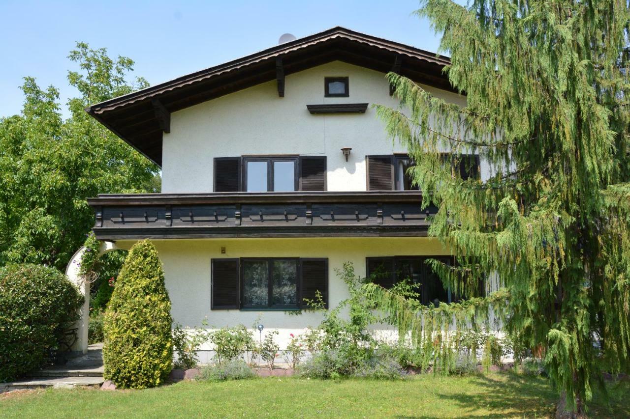 Haus Mit Garten Vila Eugendorf Exterior foto